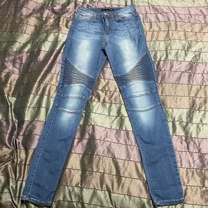 BRAND NEW FASHION NOVA MOTO JEANS SIZE 9 no tags